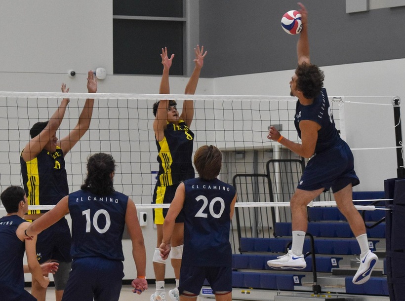 Hannemann’s Huge Night Sparks Men’s Volleyball Victory over Santiago Canyon
