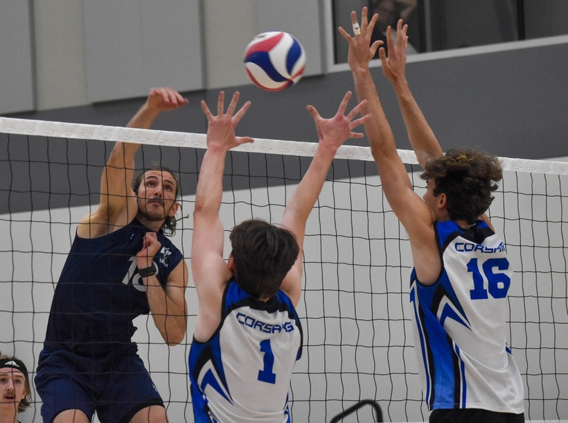 Men’s Volleyball Wins Eighth Straight with Sweep of Santa Monica