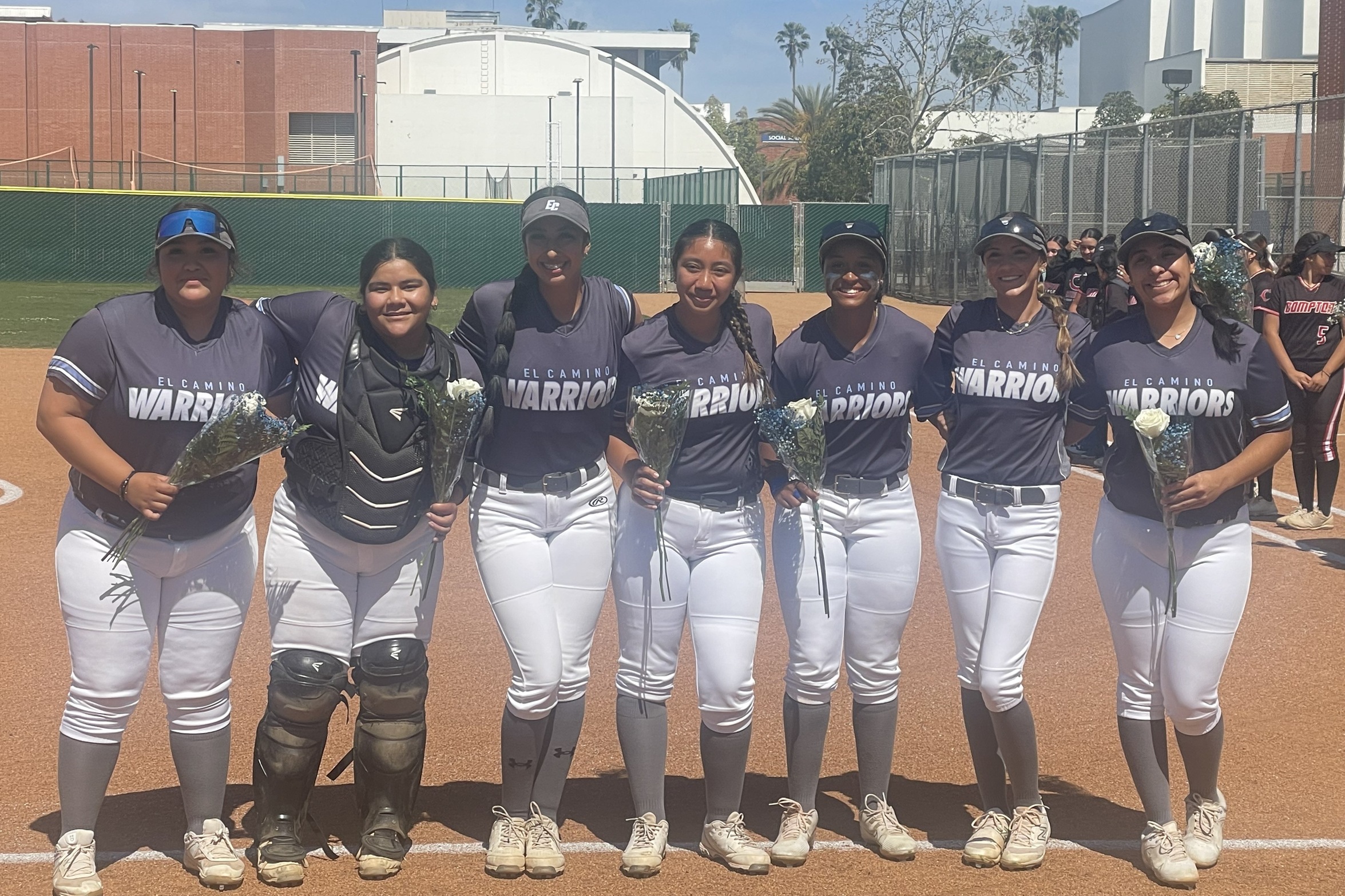 Warriors Snag Fifth Straight Win on Sophomore Day