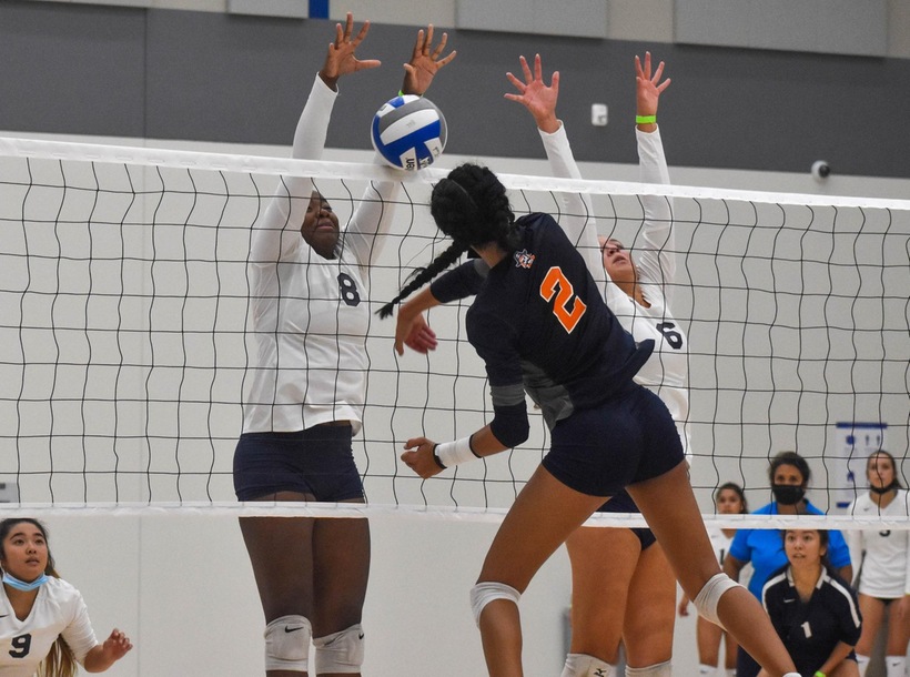 Women’s Volleyball Falls in Five to Orange Coast